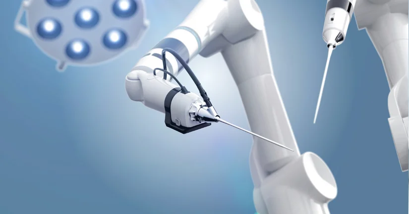 Pierwsze operacje w asyście robota da Vinci piątej generacji