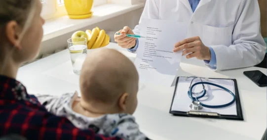 Pacjenci po zabiegach przeszczepienia, z zaburzeniami psychicznymi, onkologiczni – lekarze rodzinni pomagają uchodźcom
