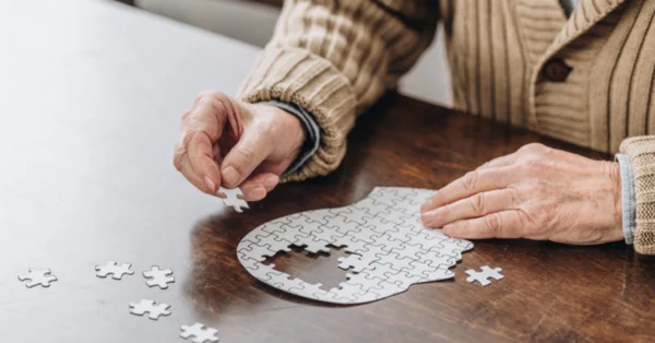 Bezpłatna infolinia dla chorych na Alzheimera i ich bliskich – rusza projekt Helpline