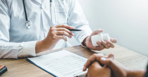Lekarze i farmaceuci zyskają nowe uprawnienia wystawiania darmowych recept