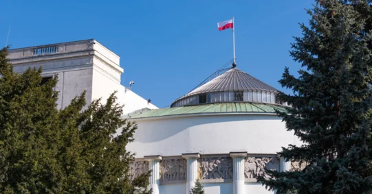 Flagowa ustawa Niedzielskiego do kosza?