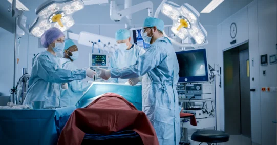 Wrocławscy neurochirurdzy usunęli tętniaka i guza mózgu podczas jednej operacji