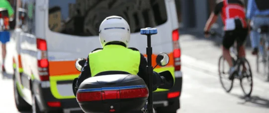 Karetki będą jeździć z policją?