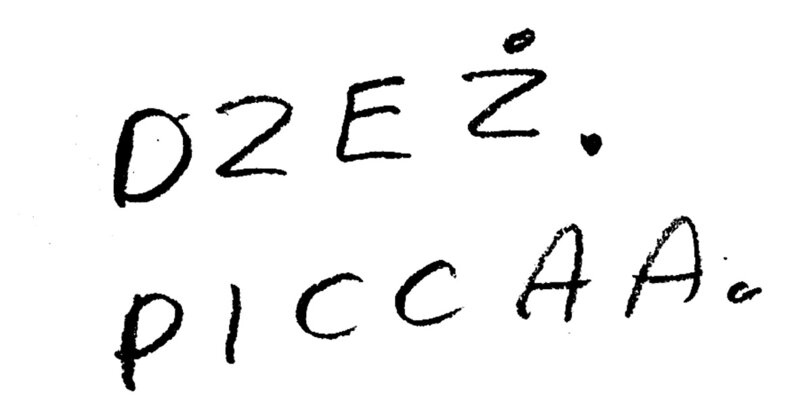 Rycina 4. Agrafia powierzchniowa (surface agraphia) związana z deficytem leksykalno-semantycznym – próba zapisu pod dyktando słów „jazz” i „pizza” przez pacjenta w wieku 57 lat z otępieniem czołowo-skroniowym z mutacją P301L. Błędy wskazują na to, że pacjent nie jest w stanie odwołać się  do całościowych obrazów słów, zapisuje słowa, korzystając  ze ścieżki fonologicznej, bez zrozumienia