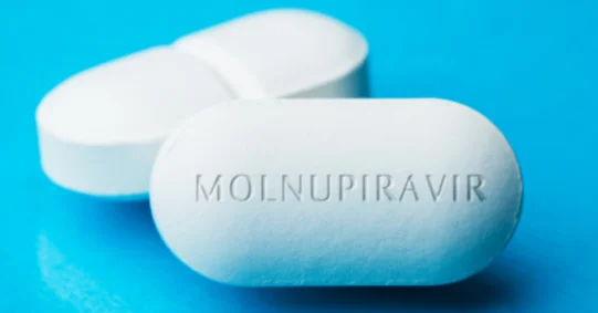 Lekarz rodzinny czy aptekarz ma wydać choremu molnupirawir?