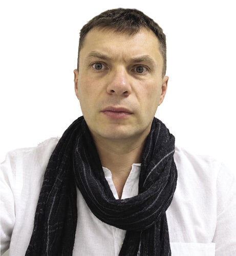 dr n. med.  Konrad Zaręba