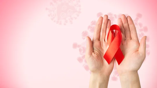 Już o 18:30 rozpocznie się bezpłatny webinar pt.„Fakty i mity o zakażeniu HIV – o czym warto żeby wiedział pacjent i jego rodzina?”. Zapisz się i weź udział >