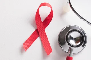 Nauczmy się na cudzych historiach - opowieść o pacjentach zakażonych HIV i o nowych terapiach lekowych