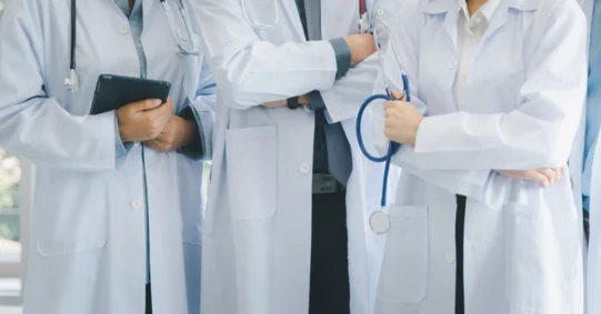 Jakie pensje minimalne od lipca dla pracowników ochrony zdrowia?