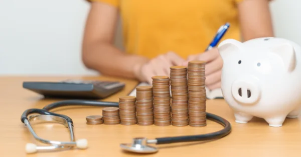 Dwukrotna średnia krajowa dla lekarza bez specjalizacji − postulat ponownie w grze