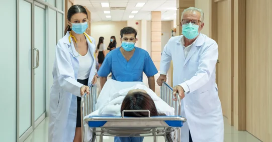 Przychodnia lub szpital zażąda wyniku testu − może mieć kłopoty