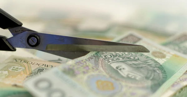Ograniczenie płac lekarzy na kontraktach odbije się na dostępie do świadczeń