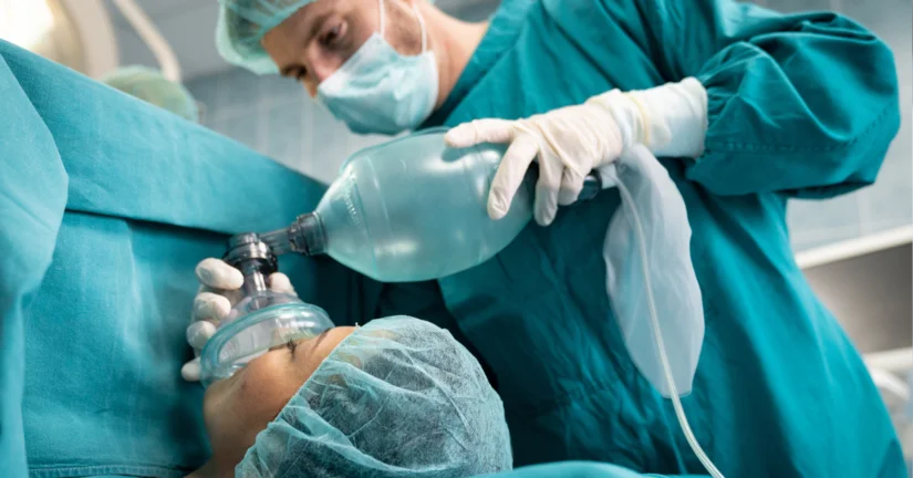 Szpital przeniósł anestezjologa z bloku operacyjnego do przychodni. Dopuścił się dyskryminacji?