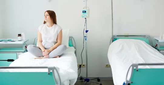 Szpital ogranicza odwiedziny pacjentów, może zapłacić pół miliona kary