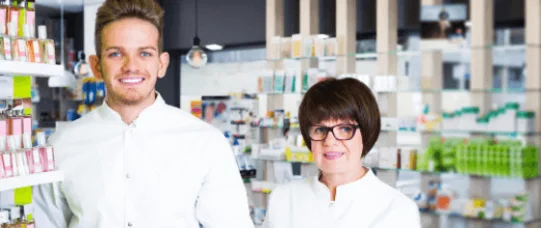 Farmaceuci uczą się szczepić pacjentów