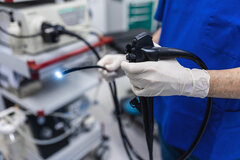 Pierwsza kontrolna kolonoskopia po 5 zamiast 3 lat od operacji?