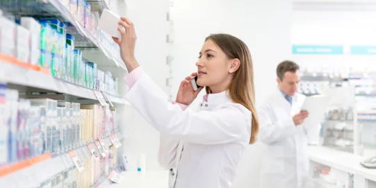 W aptekach brakuje leków zapisanych przez lekarzy? Farmaceuci chcą mieć możliwość zamiany