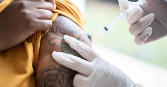 Inspekcja sanitarna bierze tatuaże pod lupę