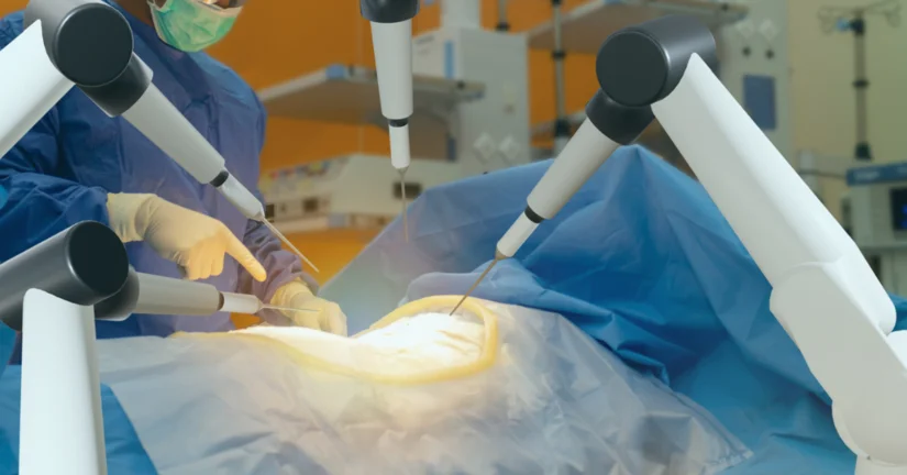Szczecińscy chirurdzy rozpoczęli robotyczne operacje jelita grubego