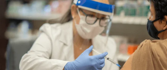 Farmaceuci już szykują apteki do szczepień