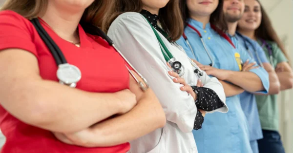 Lekarze sprzeciwiają się zmianom w standardach kształcenia medycznego