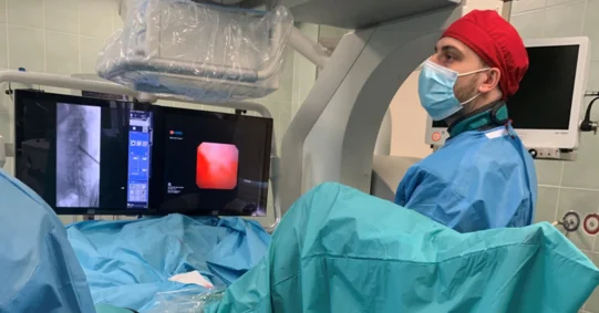 Urolodzy z WUM operowali trudny przypadek kamicy