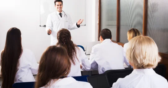 Izby lekarskie będą uczyć polskiego, ale nie wszystkie otrzymają dotacje