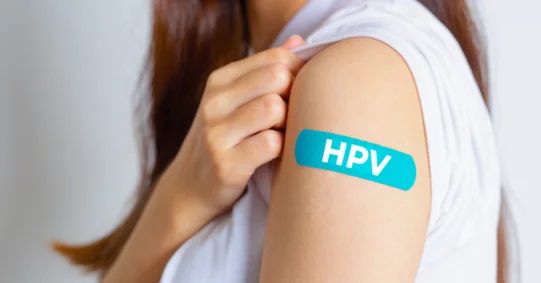 MZ: gabinety POZ zamawiają już szczepionki przeciwko HPV