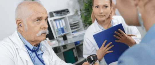 Izby lekarskie wykształcą asystentów medycznych?