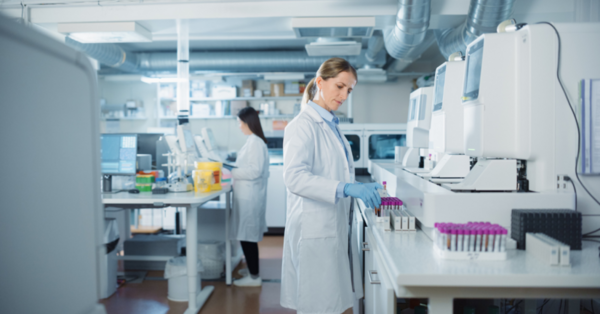 Diagnosta laboratoryjny – cichy filar systemu