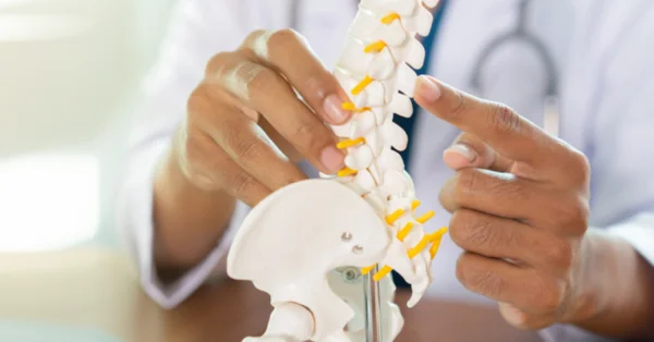 Protezy dysków kręgosłupa – nową metodę wdrożyli neurochirurdzy w Mielcu